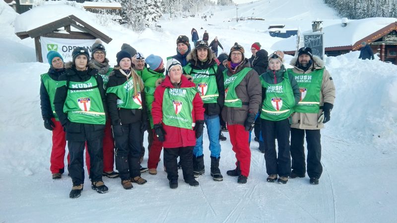 Gjengen fra Oslomarka Trekkhundklubb i 2018. 